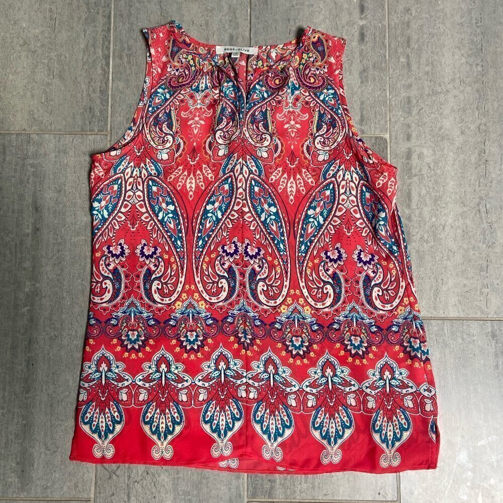 Rose + Olive Sleeveless V-Neck Flowy Blouse Top Pink Pattern Size XS